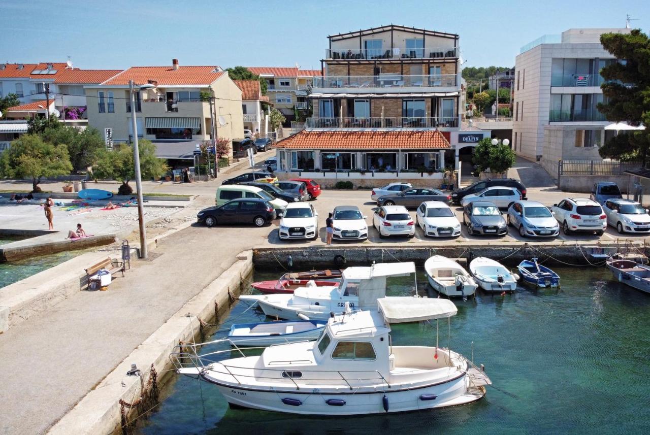 Delfin Hotel 3*