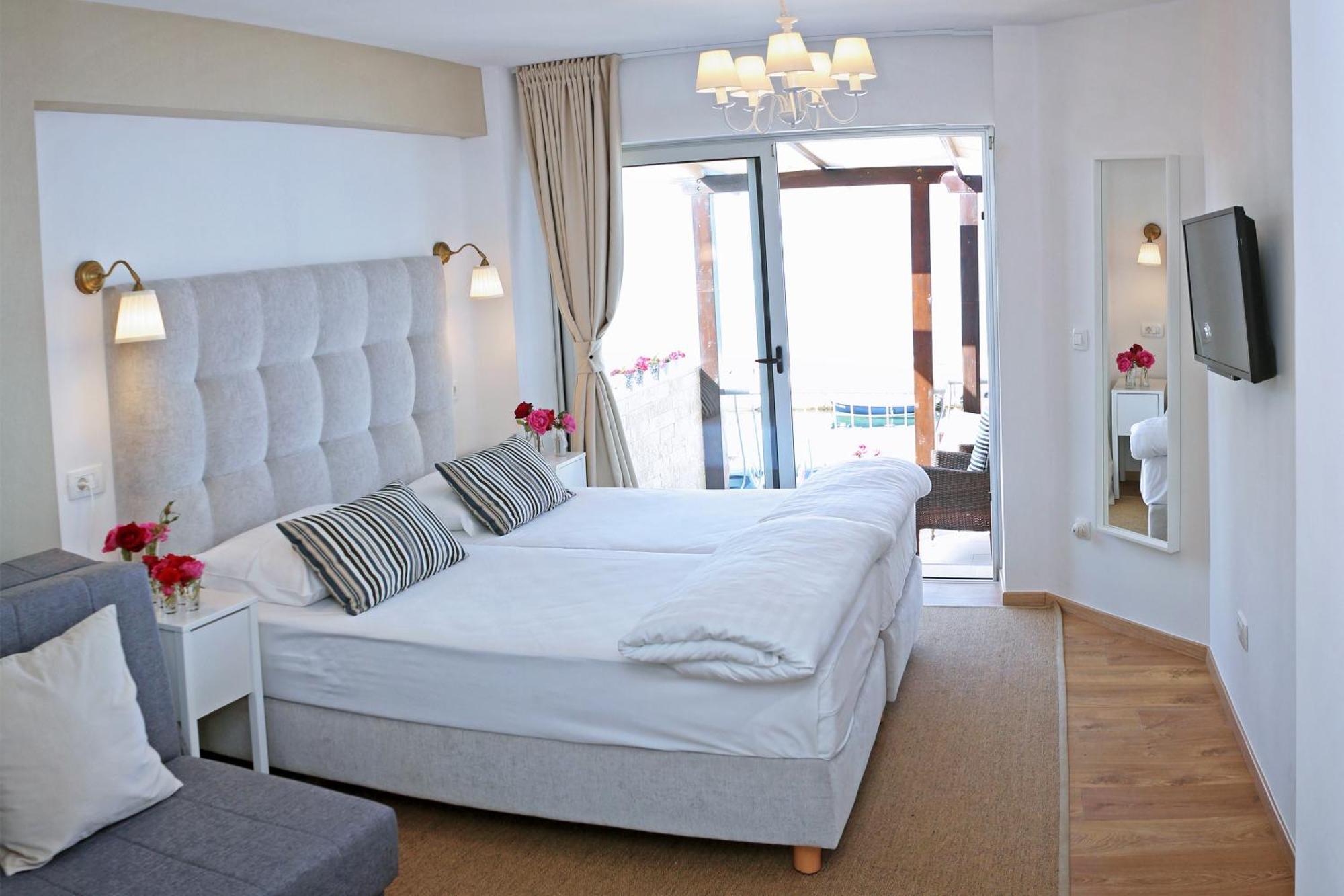 Delfin Hotel 3*